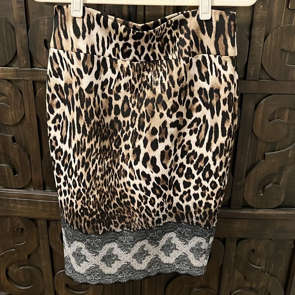 Thalia Sodi pencil skirt